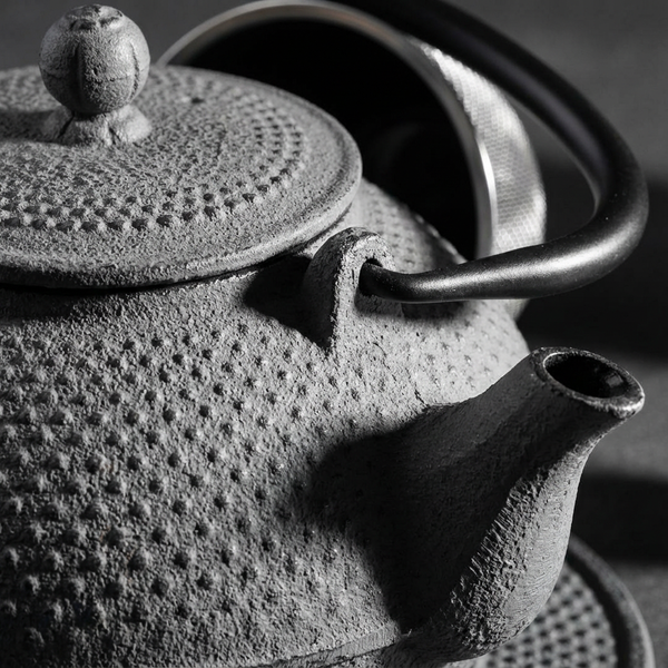 CZAJNIK ŻELIWNY 1,5L ZAPARZACZ DO HERBATY 4 CZARKI ZESTAW 5 ele NA PREZENT