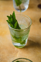 SZKLANKA DO WODY GRINKÓW SOKU 250ml WZÓR PLASTRA DREWNA ARBRE PRZEZROCZYSTY