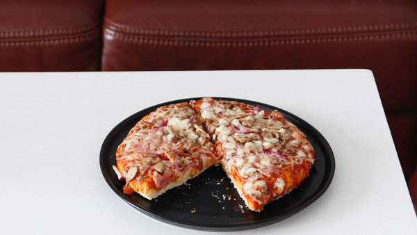 TALERZ DO PIZZY TALERZ OBIADOWY CZARNY 28 CM