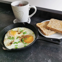 PATELNIA ŻELIWNA 15 CM IDEALNA DO SERWOWANIA ODLEW