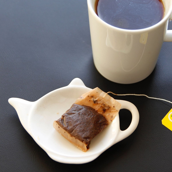 PODSTAWKA SPODEK NA TOREBKĘ HERBATY 4x PORCELANOWY