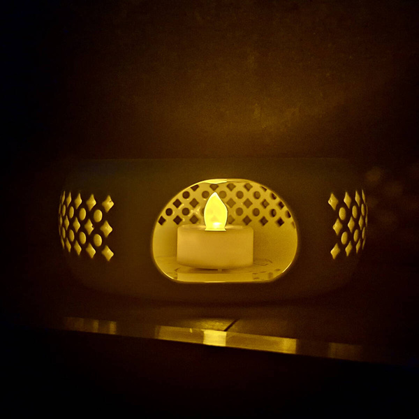 PODGRZEWACZ CERAMICZNY DO DZBNAKA CZAJNIKA NA ŚWIECZKĘ TEA LIGHT BIAŁY