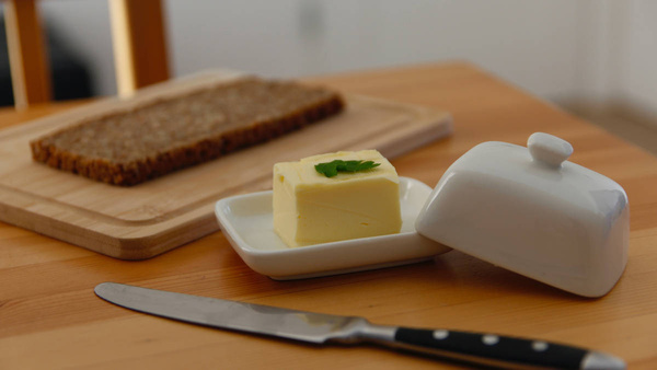 MASELNICZKA MINI POJEMNIK NA MASŁO PORCELANOWA