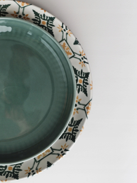 Ceramiczny TALERZ deserowy 21cm linia MOSAIQUE OLIVE bez wzoru