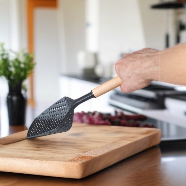 SZUMÓWKA ŁYŻKA CEDZAKOWA NYLON DREWNO 36 CM DO KLUSEK I PIEROGÓW ODCEDZANIA