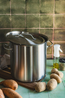 GARNEK STAL NIERDZEWNA 32,5 cm GAR 26L DO GASTRO Z POKRYWKA METALOWA