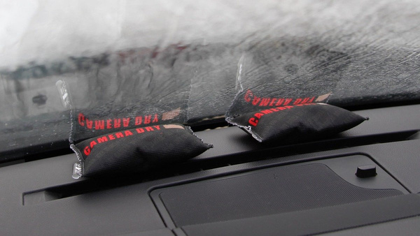 OSUSZACZ POCHŁANIACZ WILGOCI DO SAMOCHODU ELEKTRONIKI