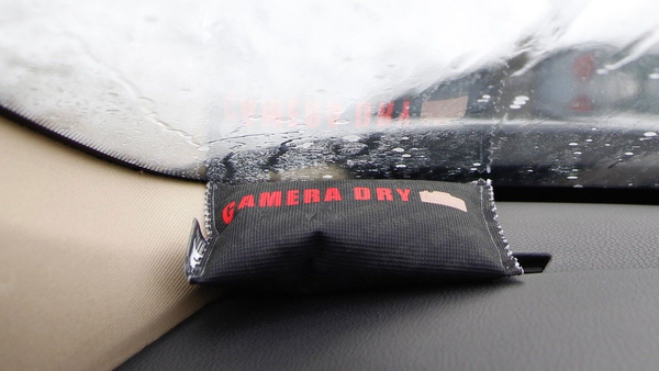 OSUSZACZ POCHŁANIACZ WILGOCI DO SAMOCHODU ELEKTRONIKI