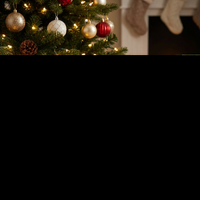 SERWETNIK CHOINKA POJEMNIK NA SERWETKI ZŁOTY STOJAK  STALOWY 18×16,5 CM