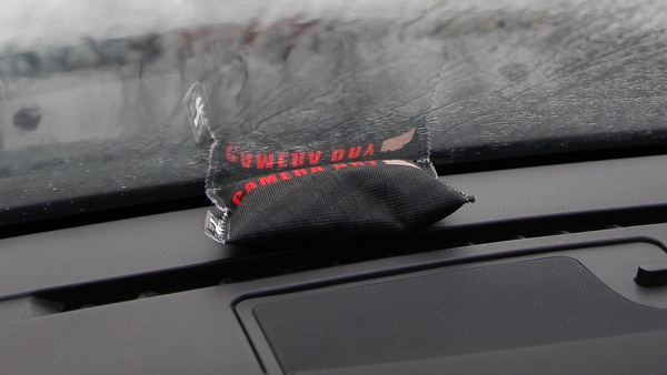 OSUSZACZ POCHŁANIACZ WILGOCI DO SAMOCHODU ELEKTRONIKI