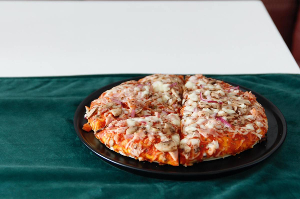 TALERZ DO PIZZY TALERZ OBIADOWY CZARNY 28 CM