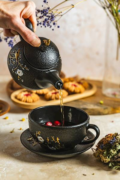 ZAPARZACZ 0.4L FILIŻANKA ŻELIWNA IMBRYK Z SITKIEM DO PARZENIA HERBATY ZIÓŁ