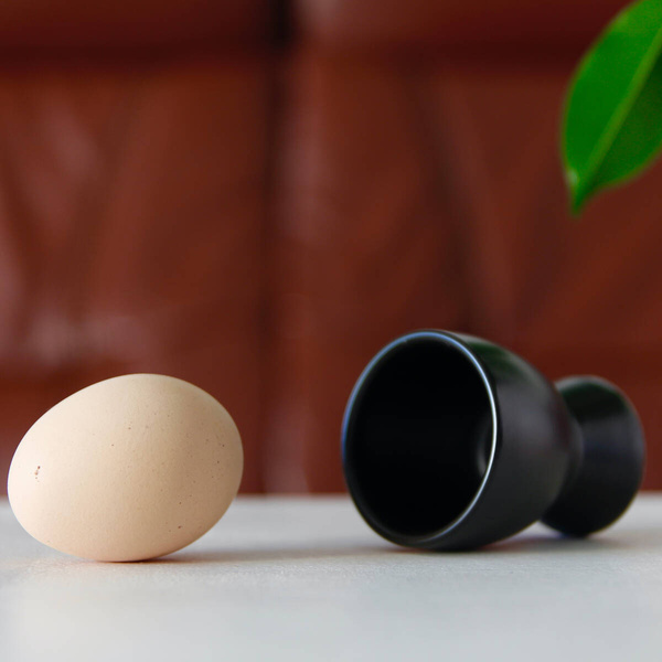 KIELISZEK DO JAJKA PODSTAWKA DO JAJA CZARNY