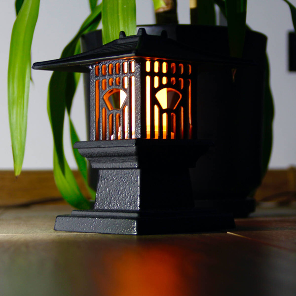 KOMINEK LED LAMPION LATARNIA ŻELIWNA LAMPA 3D Z OGNIEM RUCHOMYM PŁOMIEŃ