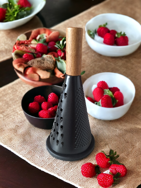 TARKA SZATKOWNICA CZARNA DO WARZYW OWOCÓW SERA TARKA 3 STRONA STALOWA