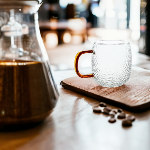 SZKLANKA KUBEK SZKLANY DO KAWY I HERBATY 330 ml. Z BURSZTYNOWYM UCHEM