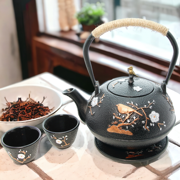 CZAJNIK IMBRYK ŻELIWNY 1,2L ZAPARZACZ SITKO DO HERBATY +2 CZARKI PODKŁADKA