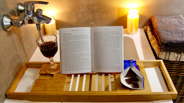 BAMBUSOWA PÓŁKA NA WANNĘ REGULOWANNA NAKŁADKA