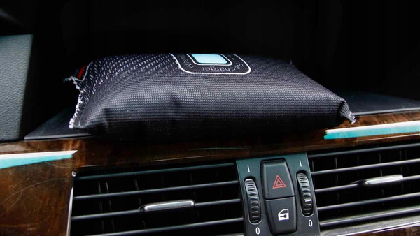 POCHŁANIACZ OSUSZACZ POWIETRZA WILGOCI DO SAMOCHODU 2 szt. WIELOKROTNEGO Uż